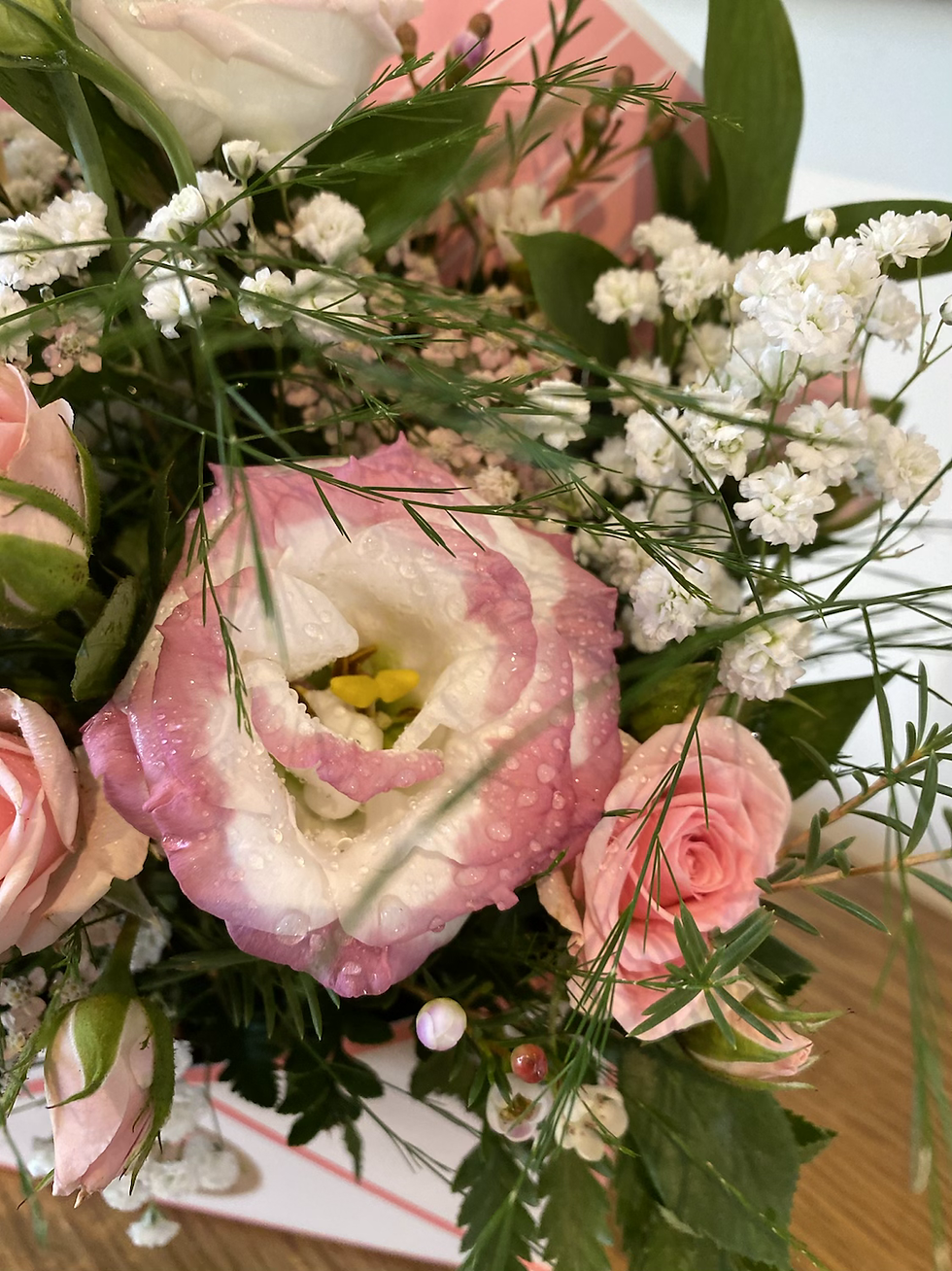Thumbnail: Envelope of flowers