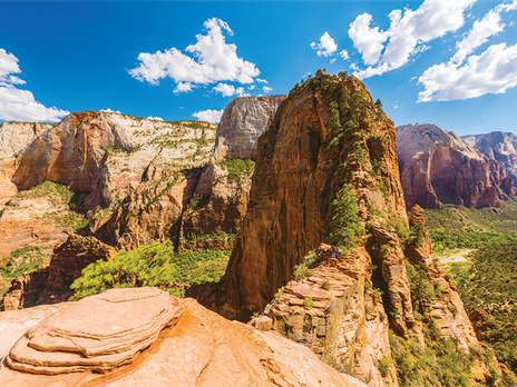 Tourist dies after fall at Angels Landing in Zion