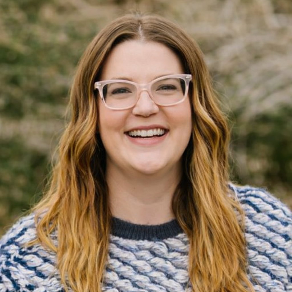 Writer: Julianne Gee