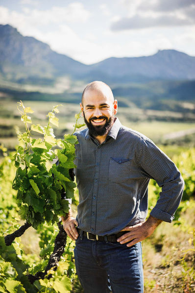 Séance photo corporate à Perpignan pour des portraits authentiques et professionnels, adaptés à votre activité.