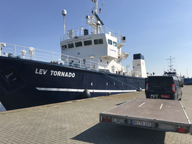 Forschungsschiff LEV TORNADO im Hafen