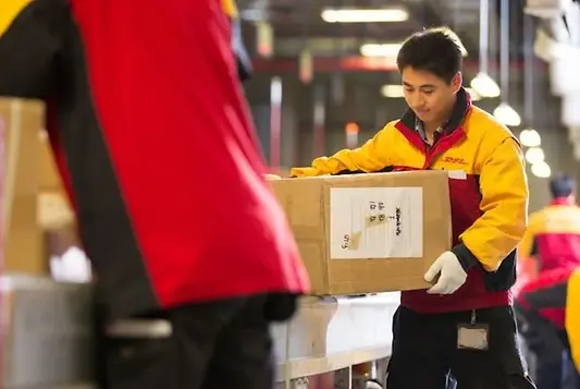 dhl white glove service.webp