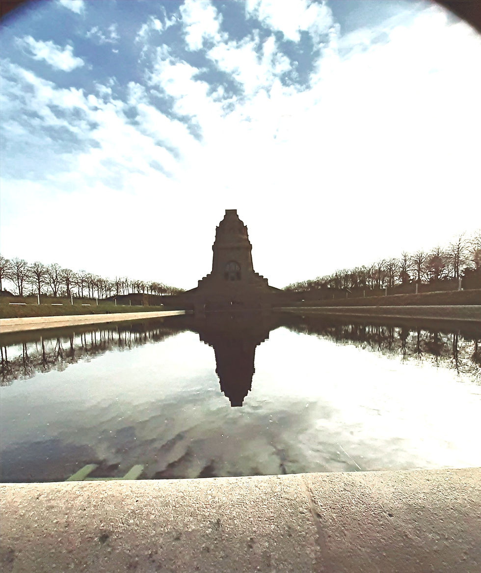 Leipzig – von „Klein-Paris“ zum „Klein-Berlin“. Das Völkerschlachtdenkmal