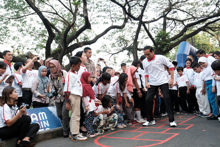Combantrin Jam Main Kita at Presidential Palace