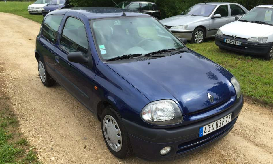 Miniature : Clio 2 - 1,2L - 60 Ch.