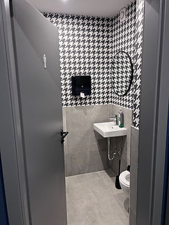 Herren WC Am Neumarkt.jpg