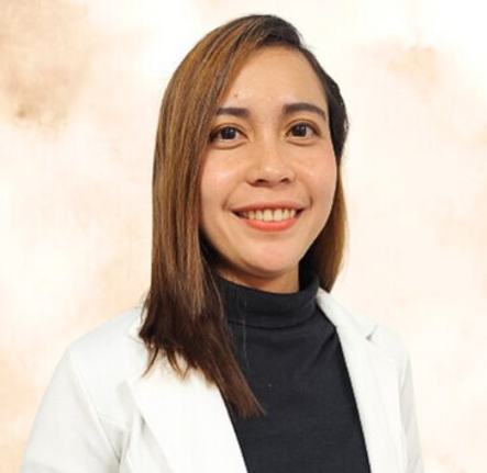 Trexie Dapar_headshot.png