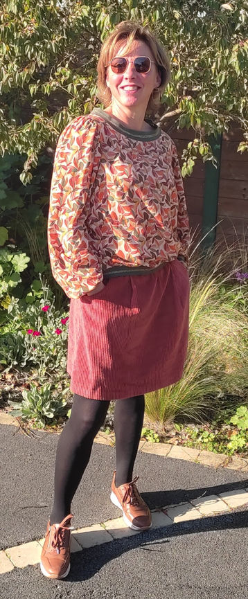 Jupe en velours et blouse en viscose