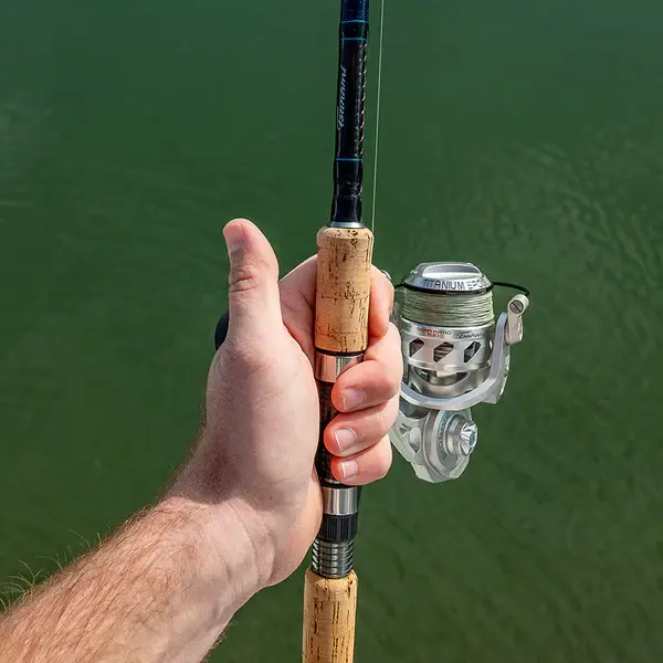 Thumbnail: Tsunami Carbon Shield III Spin Rod