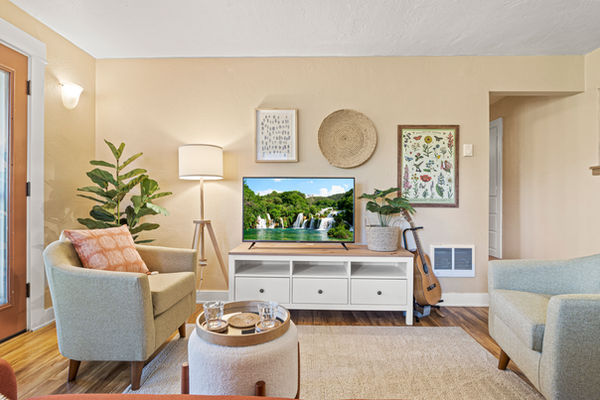 694 living room 2.jpg
