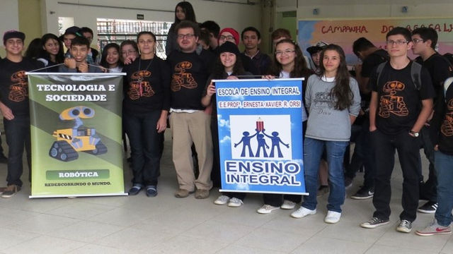 GRUPO DA DISCIPLINA ELETIVA MINISTRADA PELA PROFESSORA SANDRA FINCO, LABORATÓRIO DE LEGOBÓTICA, DA E