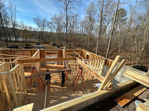 What's the Difference Between a Handyman and a General Contractor?
