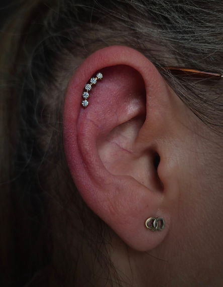 Oreille piercig troyes Mélaika body art