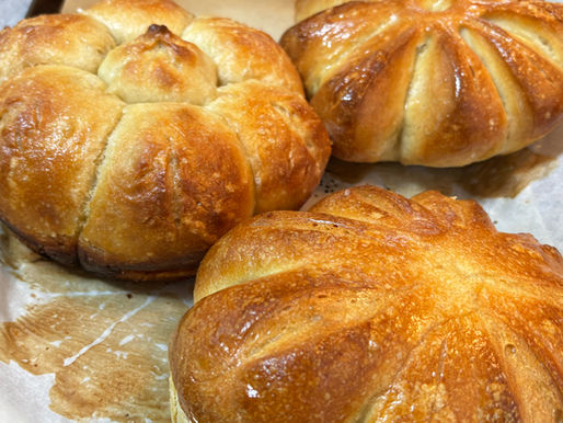 Decorative Bread for Holiday Tables.