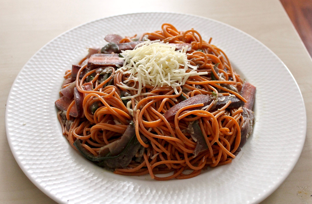 Spaghettis quinoa tomate accompagnée de courgettes et carottes multicolores en lamelles #dieteticienduvar #dietetique #nutrition #spaghettis