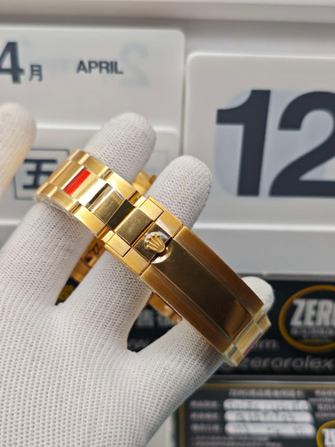 最高級ロレックス サブマリーナー 126618LN（オールゴールド、ブラック