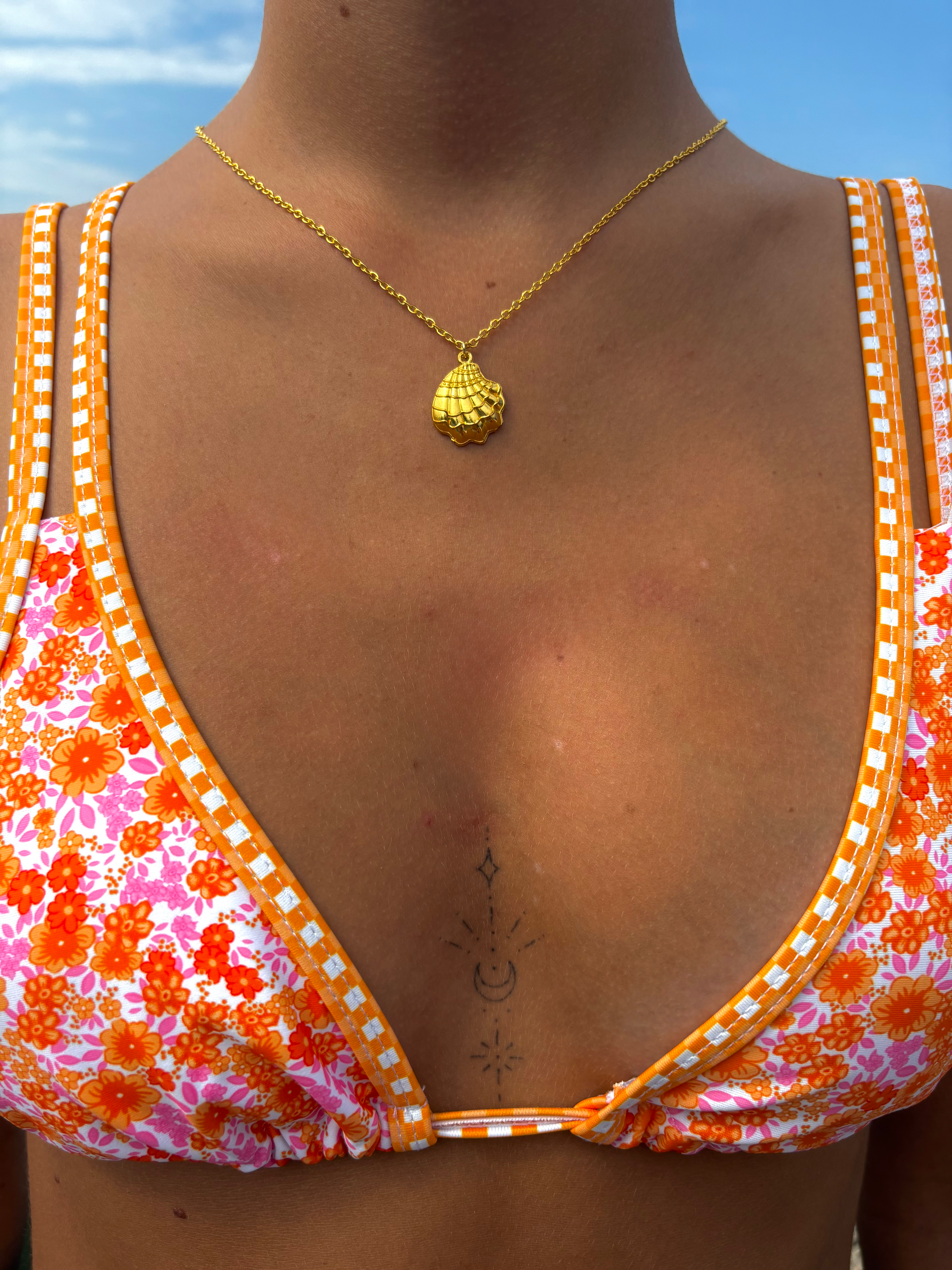 Golden Scallop - Necklace