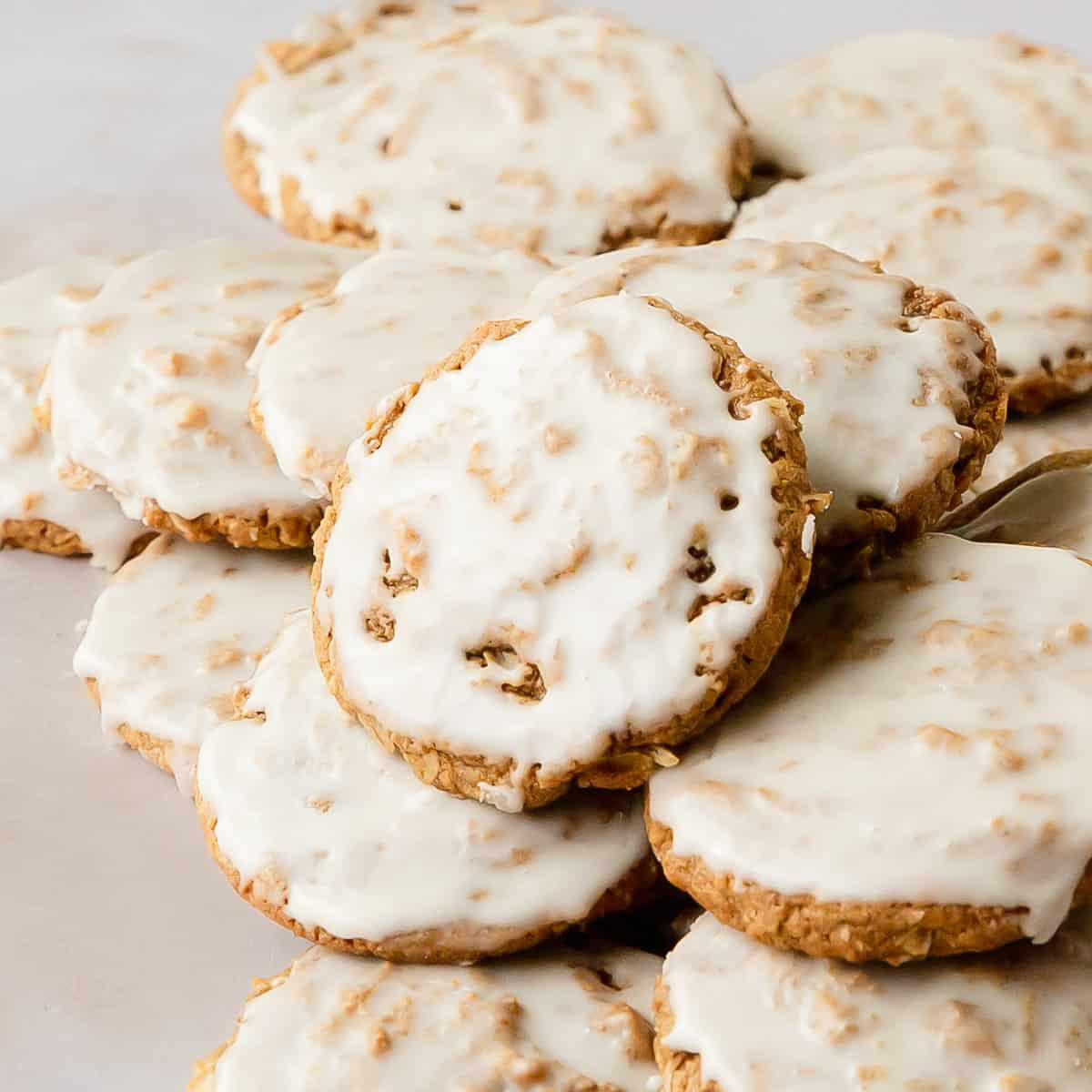 Iced oatmeal cookie 