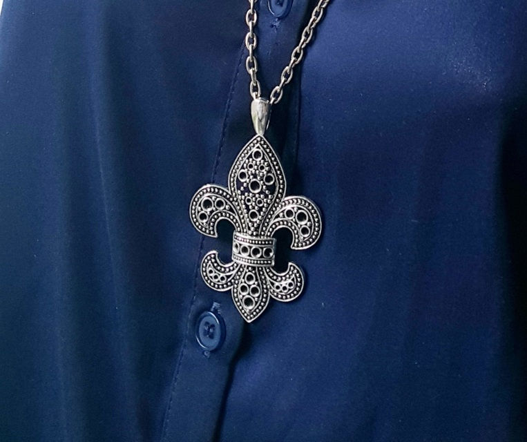 Collar Flor de Liz