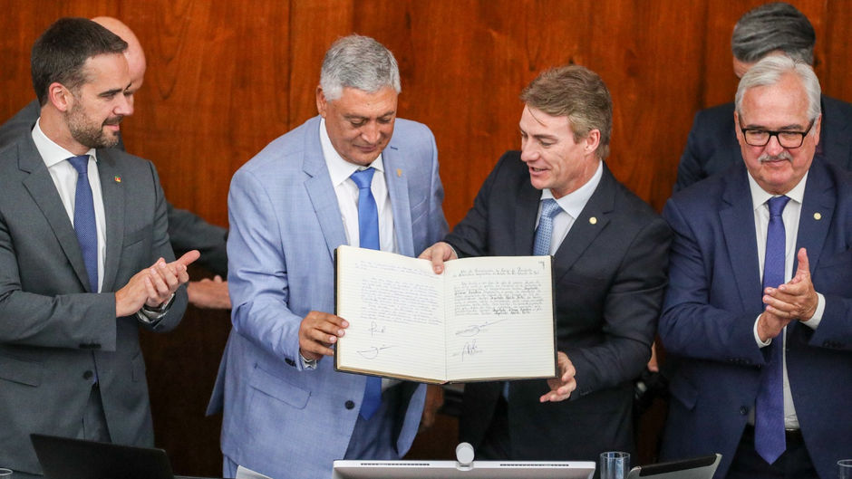 SINDPERS prestigia posse da nova Mesa Diretora da Assembleia Legislativa do RS
