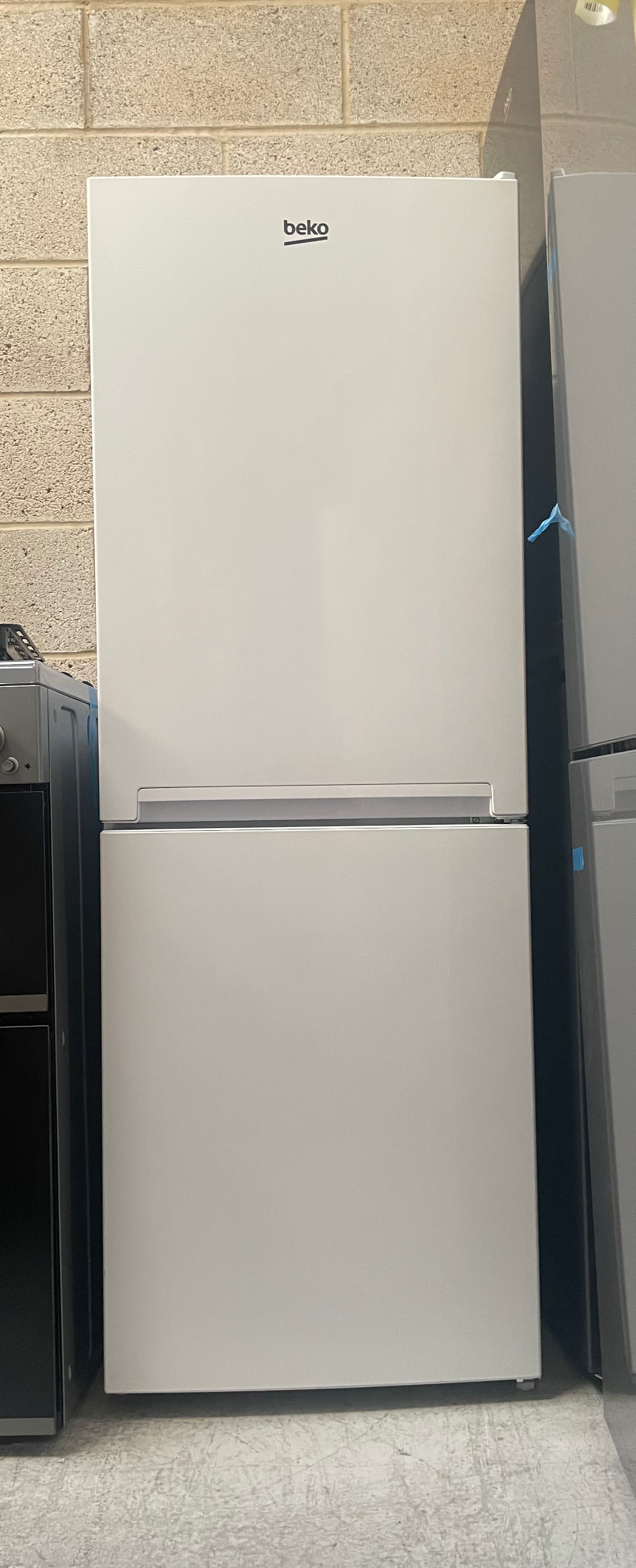 BEKO CFG3552W 50/50 FROST FREE Fridge Freezer - White