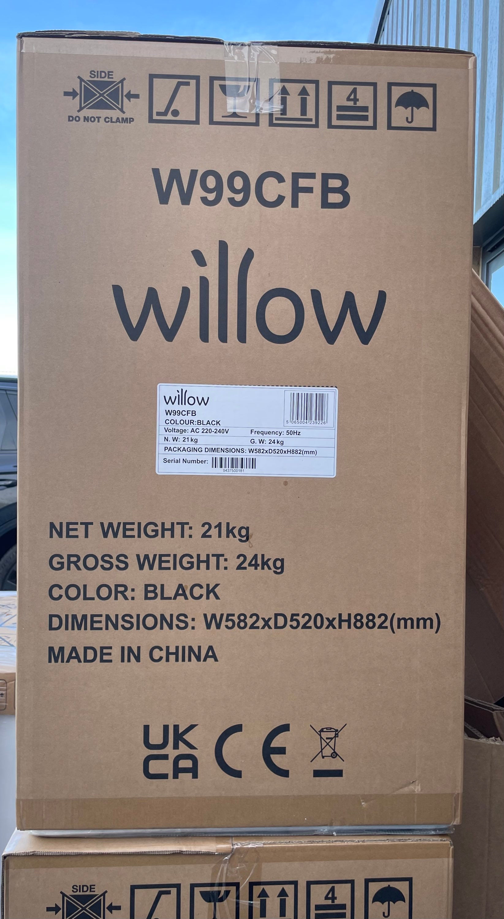 NEW WILLOW 99ltr Chest freezers, Black or White perfect for a little extra space