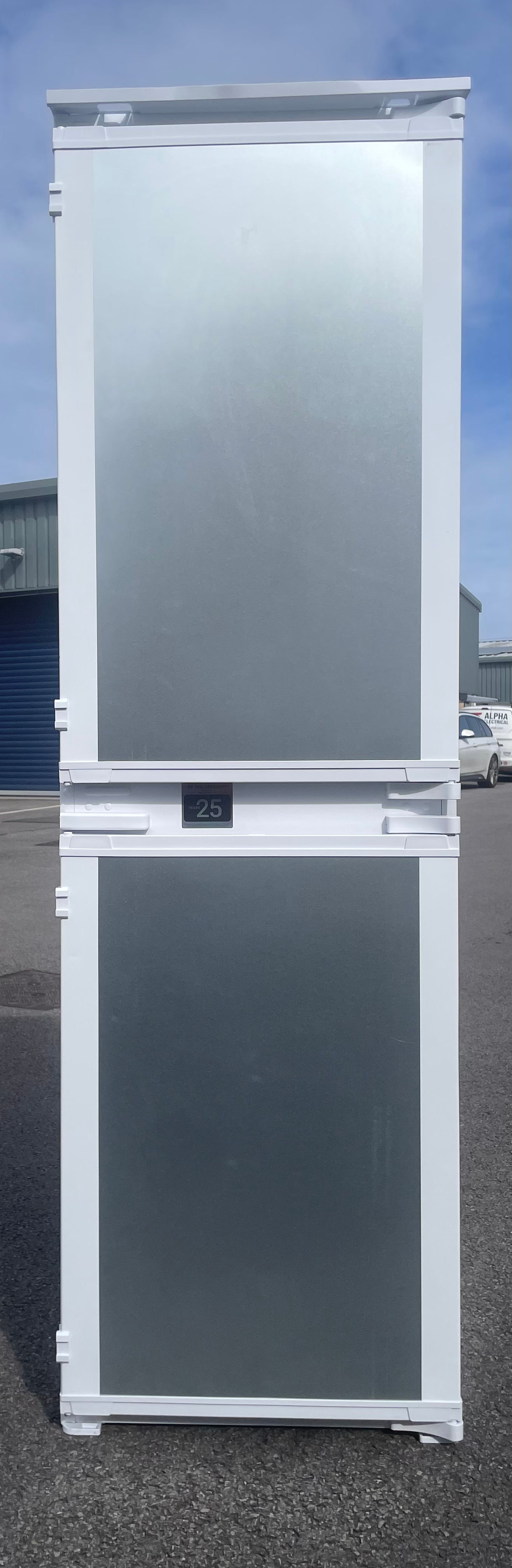 NEW BEKO Pro BCFD450 Integrated 50/50 Fridge Freezer - Sliding Hinge - Great Pri