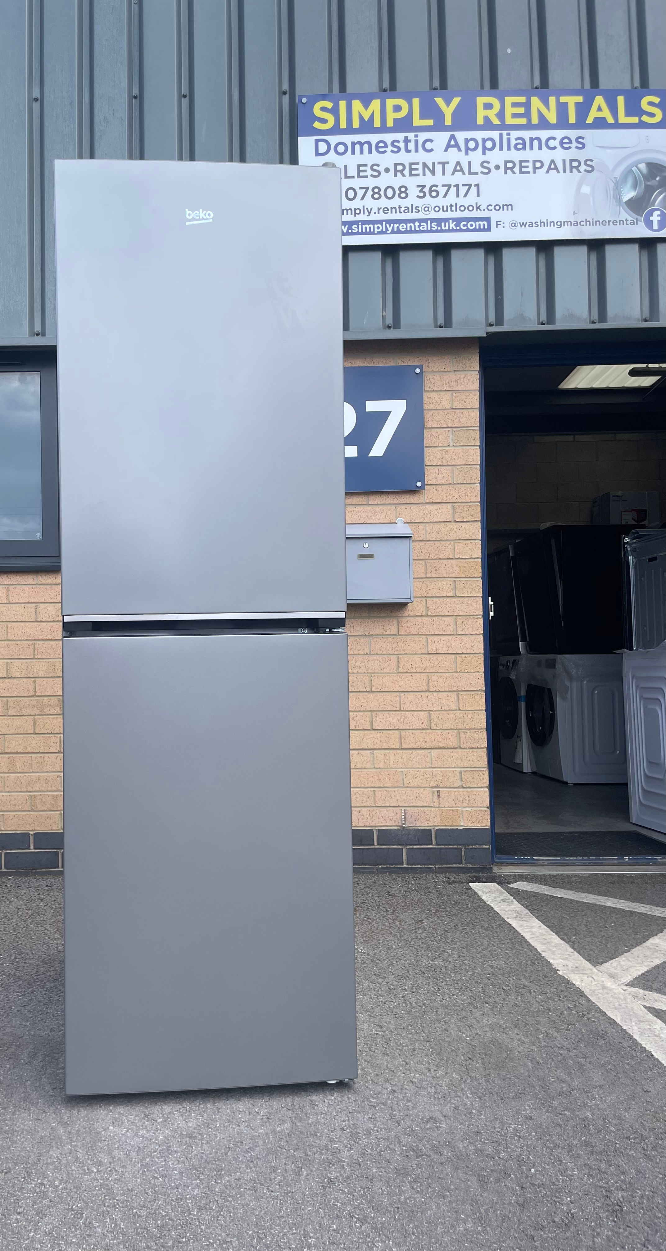 NEW BEKO Pro CNG4692S 50/50 Fridge Freezer - Silver