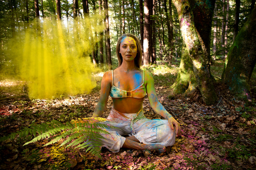 sbruenner photography fotograf graz portrait business newborn fotoshooting hochzeitsfotograf foto chamäleon familien sportfoto jpg fotostudio babybauch 
art color holifarbe holishoot kreativ photo