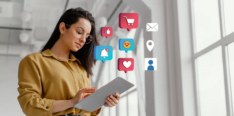 digitálna marketingová manažérka s tabletom v ruke