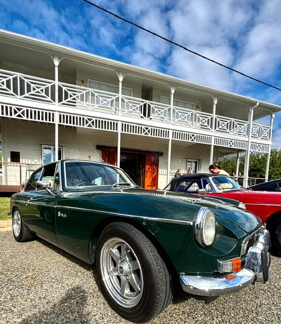 Jim and Sandra's GT at Dululu pub