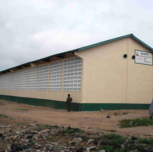 Construction of a school building with 4 classrooms in Kpalimé-Kpogadzi in 2013