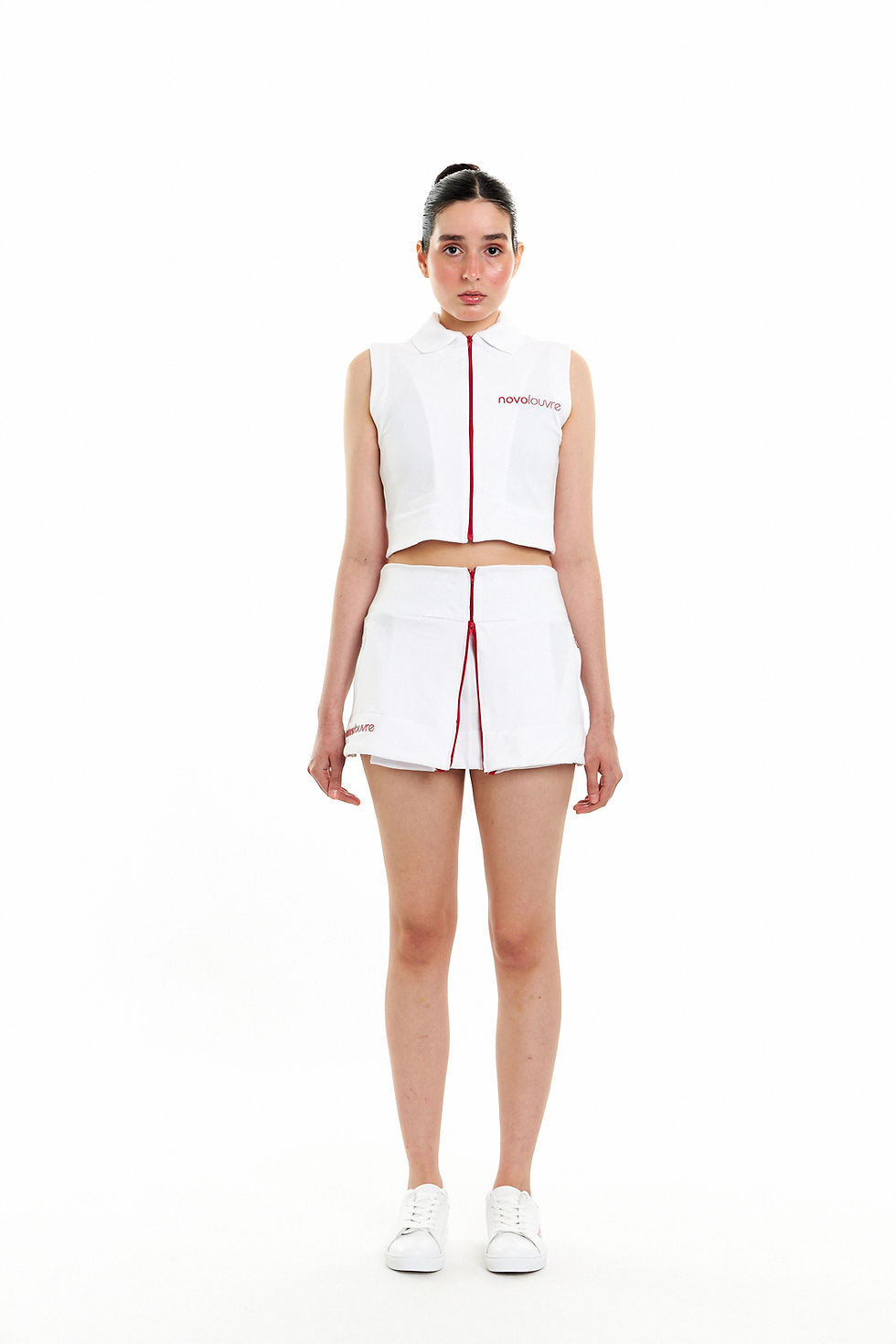 Thumbnail: Saia prega em piquet branco