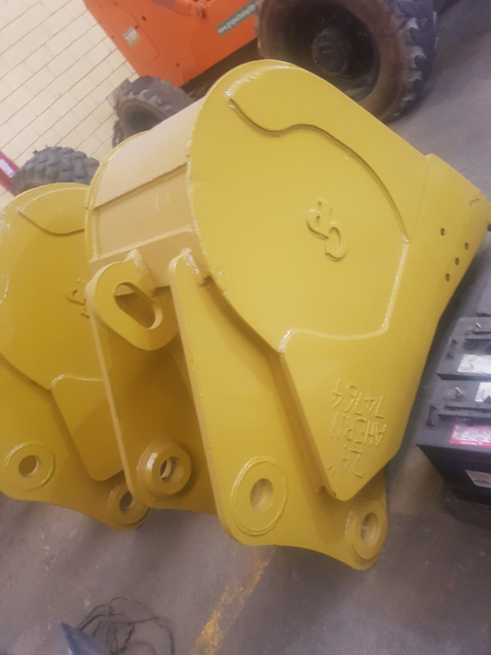 Cucharon para excavadora 28in