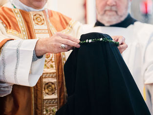 FOTOS: Hermana María-Benedicta profesa sus votos solemnes en la Abadía de Santa Walburga