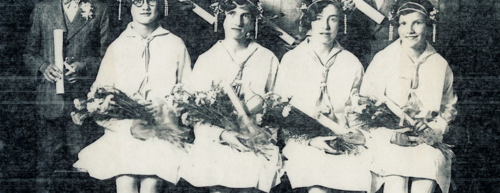The Class of 1927 smiles for a photo ahead of their graduation.