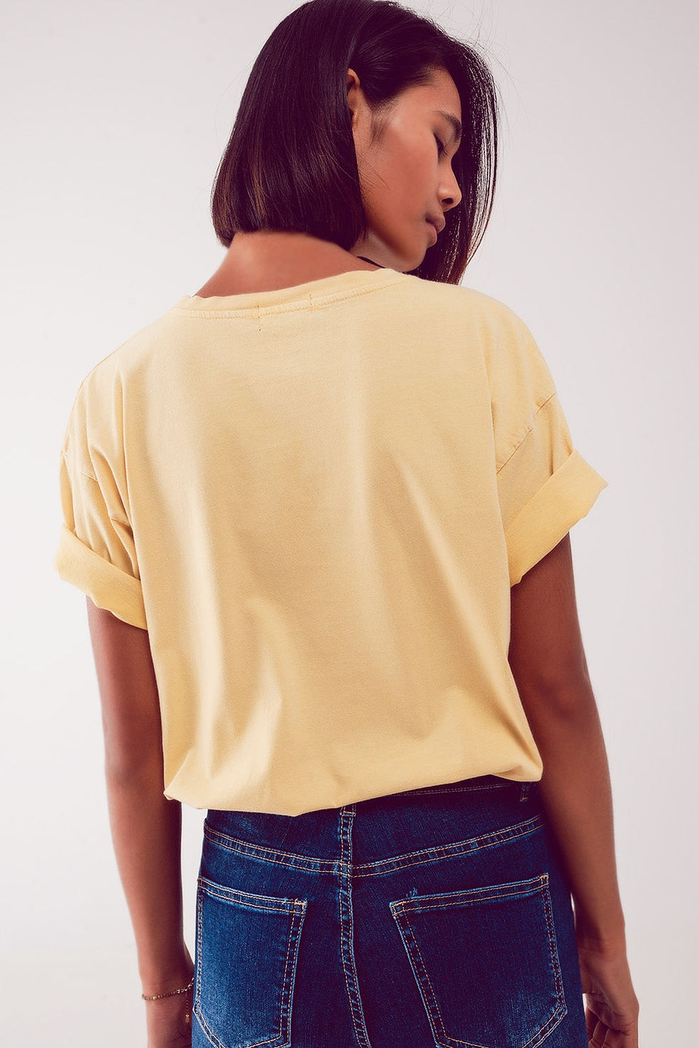 Thumbnail: Relaxed T Shirt With Yellow Vintage Queens Graphic Print