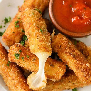 Mozzarella-Sticks (6 Stück)