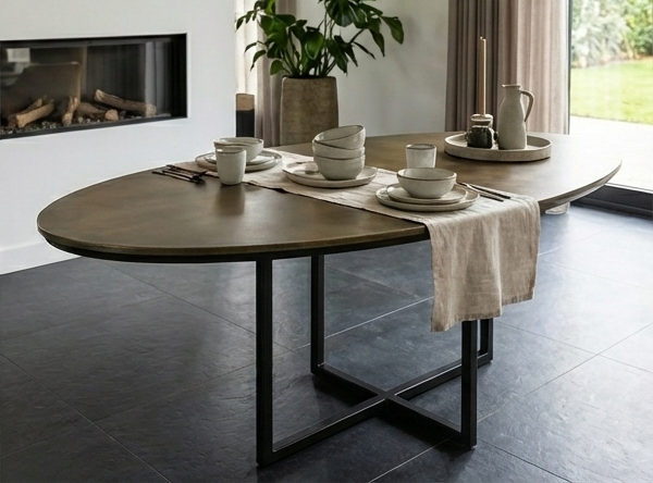 Thumbnail: Gedekte ovale eettafel in brons – Marotta model met sfeervolle styling