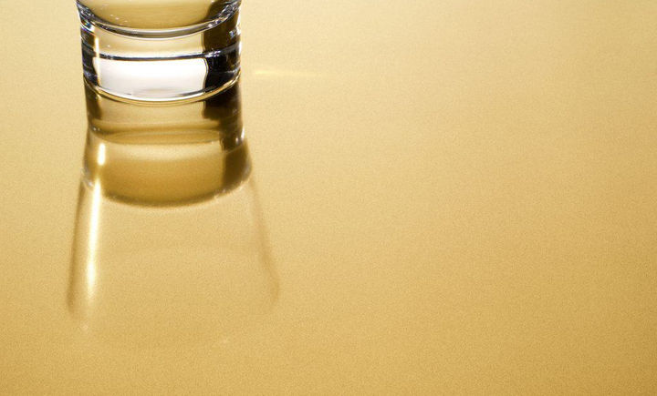 Table with Dubai gold finish and luxurious gold sheen