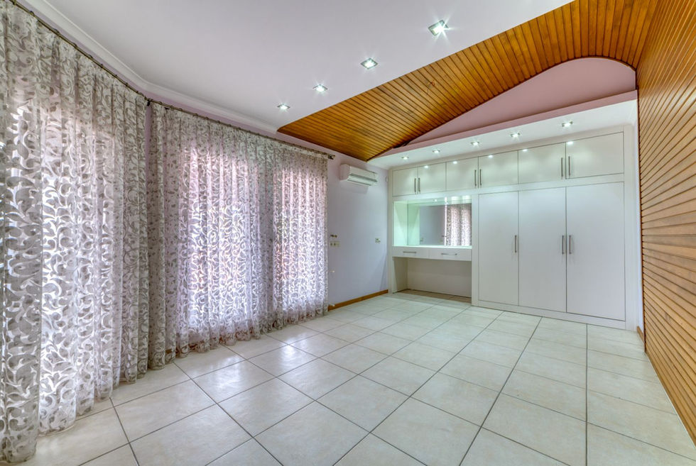 master bedroom angle 1 – villa for sale in Alanya Tosmur
