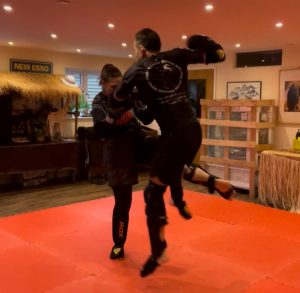 Mary Horizontal Knee423537921_10161736202948804_4590736930491397406_n