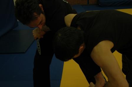 2on1 weapon restraint4 (small)