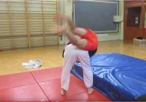 shoulder throw