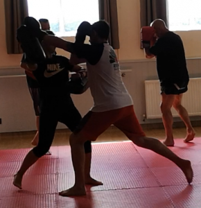 pawing long guard thai