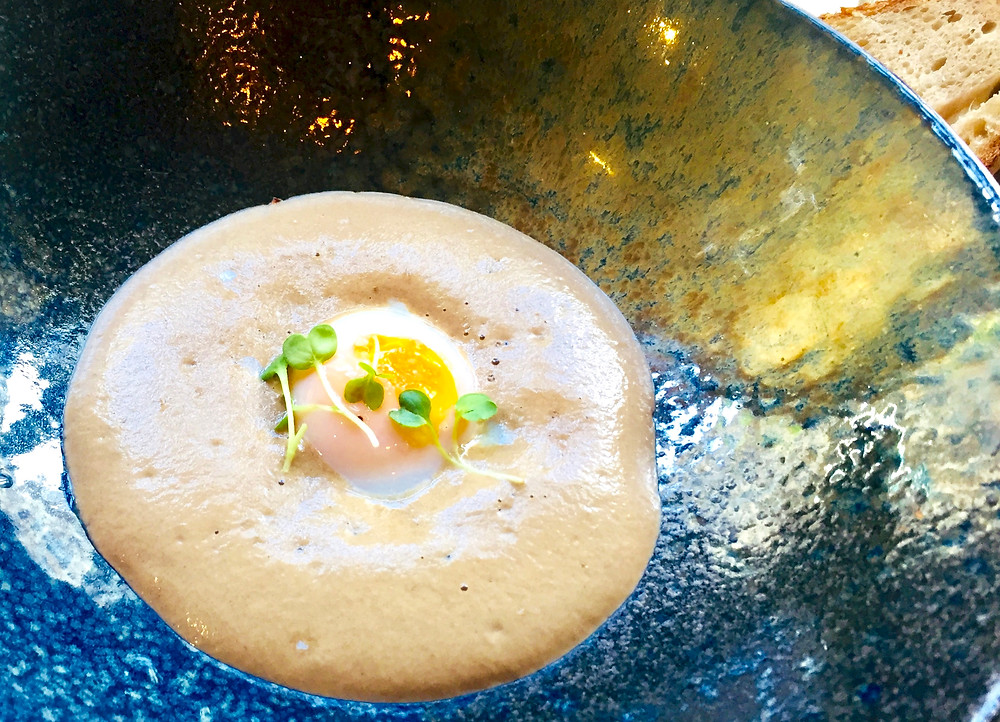 Œuf parfait, émulsion champignon, miso, noisette - 9€