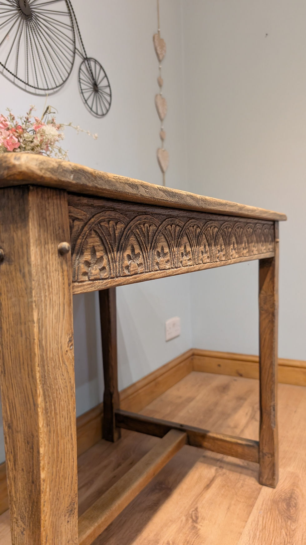Thumbnail: 2568 Vintage Oak Carved Table