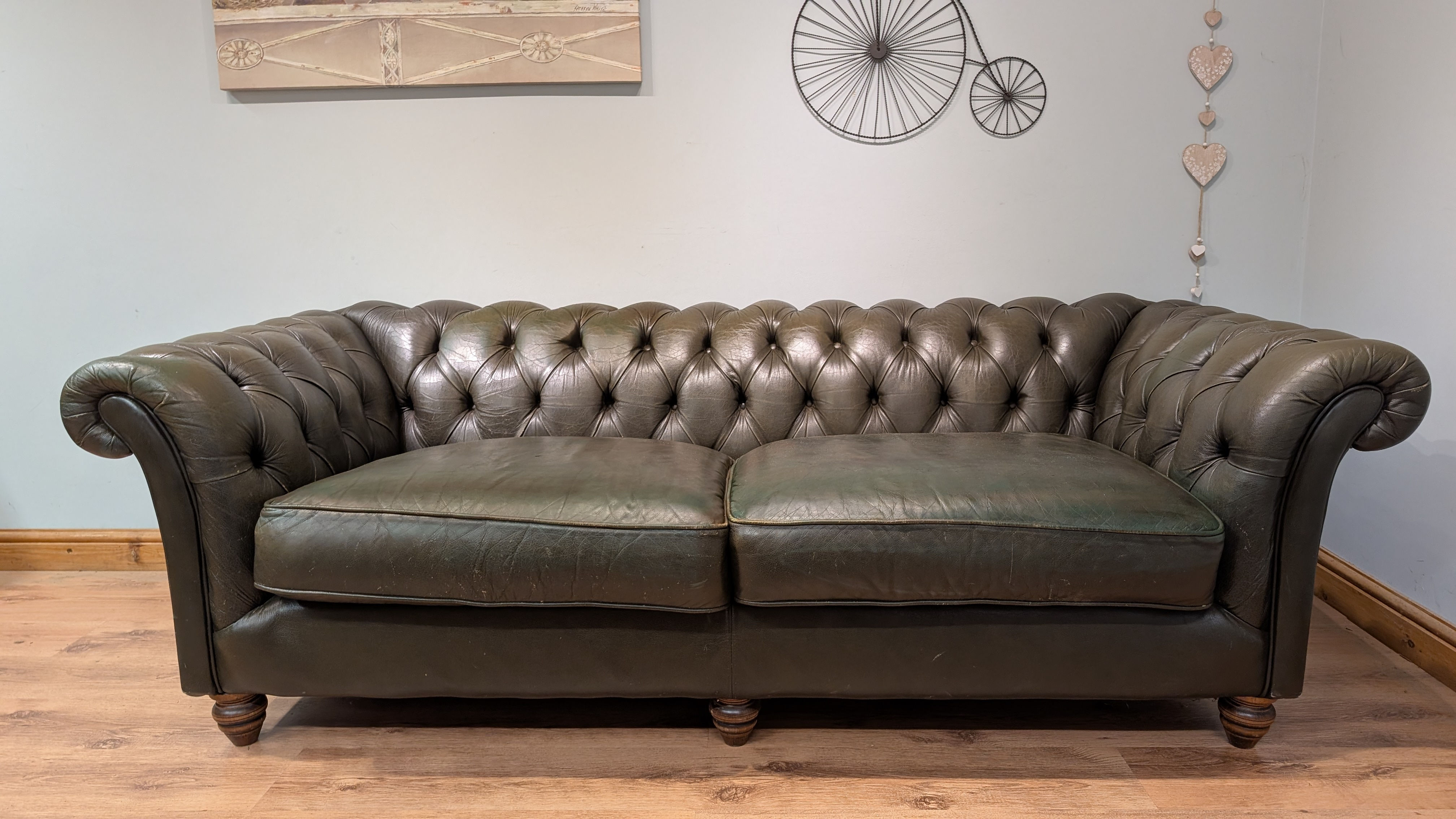 2463 Thomas Lloyd Chesterfield Sofa