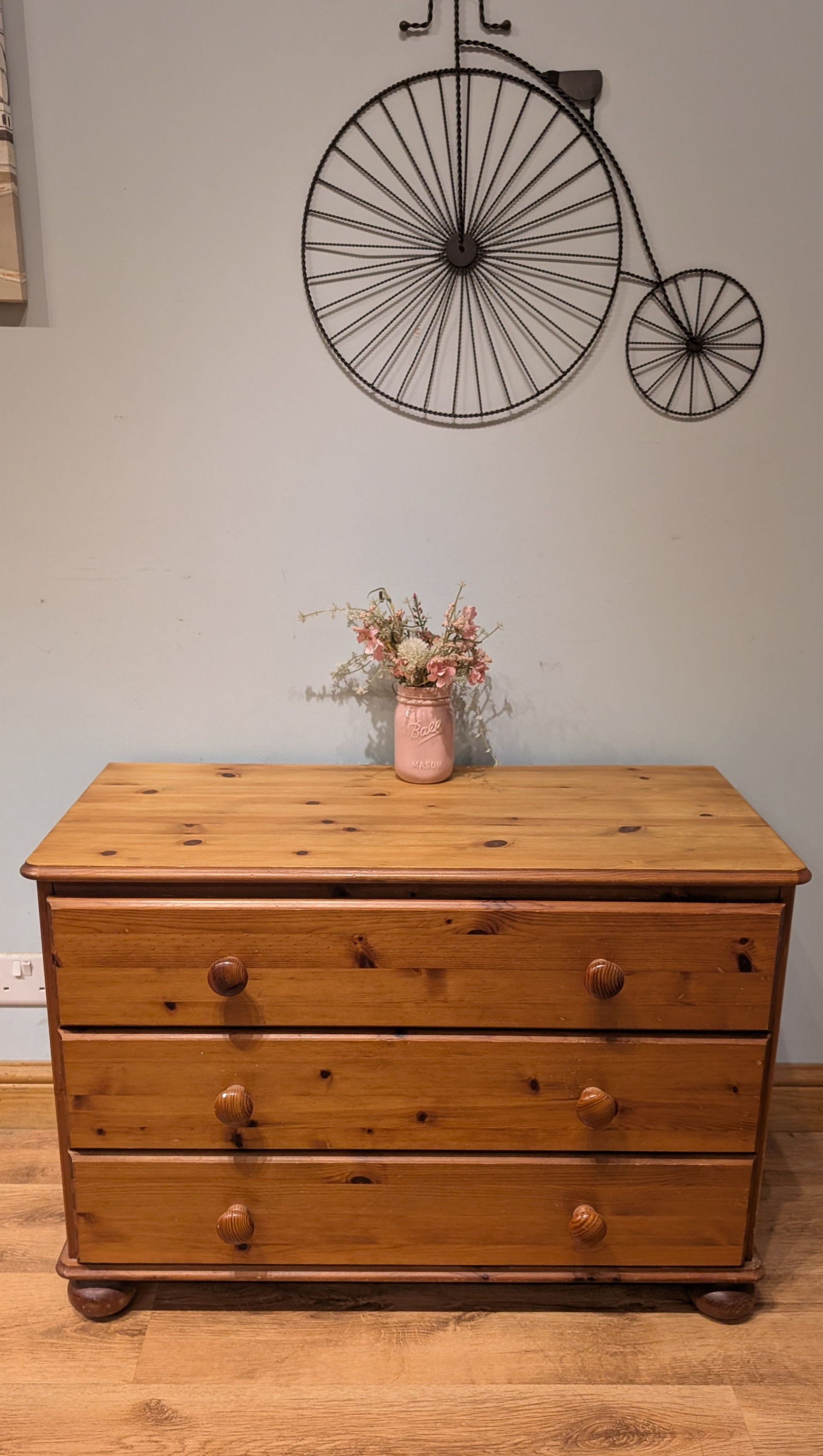 2531 Pine Chest of Drawers