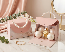 Caja cartera, manija con perlas